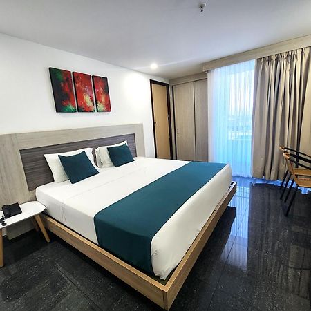 Hotel BE Suites Cali Buitenkant foto